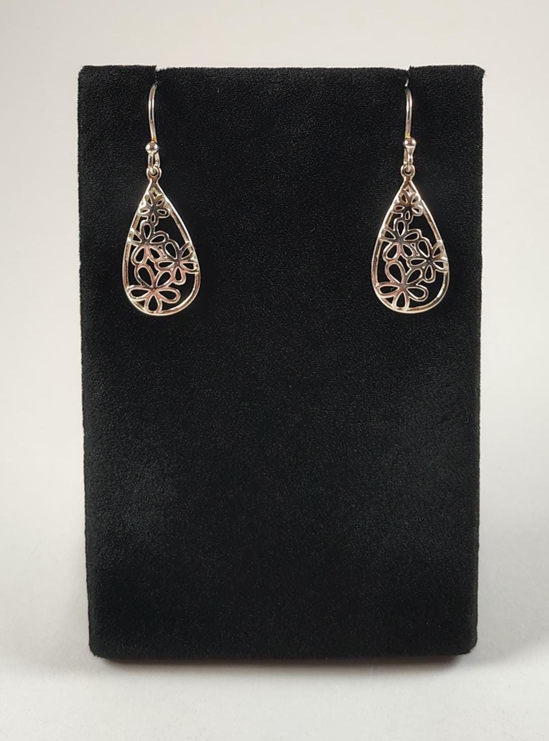 sterling Silber Blumen Ohrringe Von Chris Hay Handgefertigt sterling Silber Blumen Ohrringe Von Chris Hay Handgefertigt von CWHStoneworks