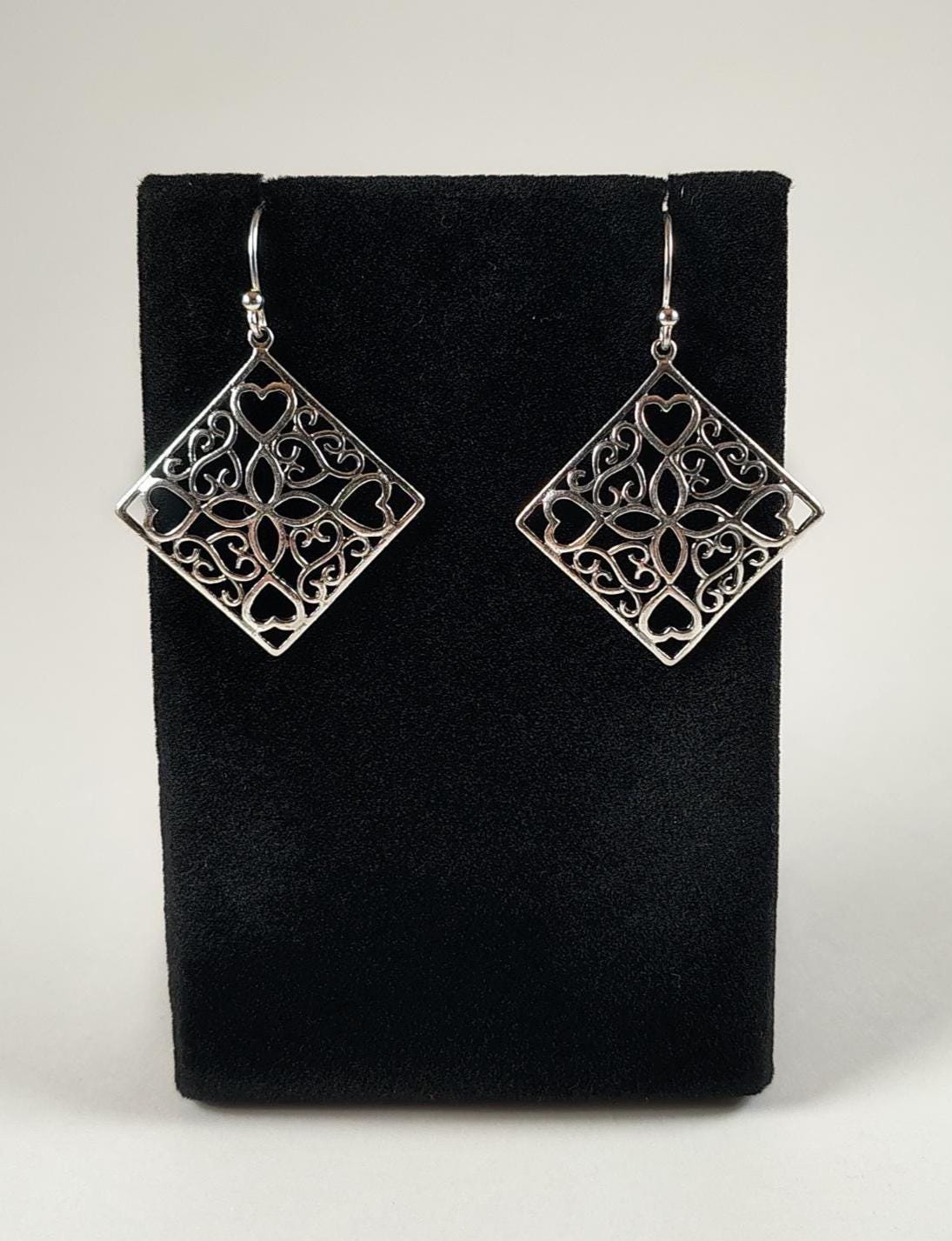 sterling Silber Blumen Und Herz Muster Ohrringe Handgemacht Von Chris Hay sterling Silber Blumen Und Herz Muster Ohrringe Handgemacht Von Chris Hay von CWHStoneworks