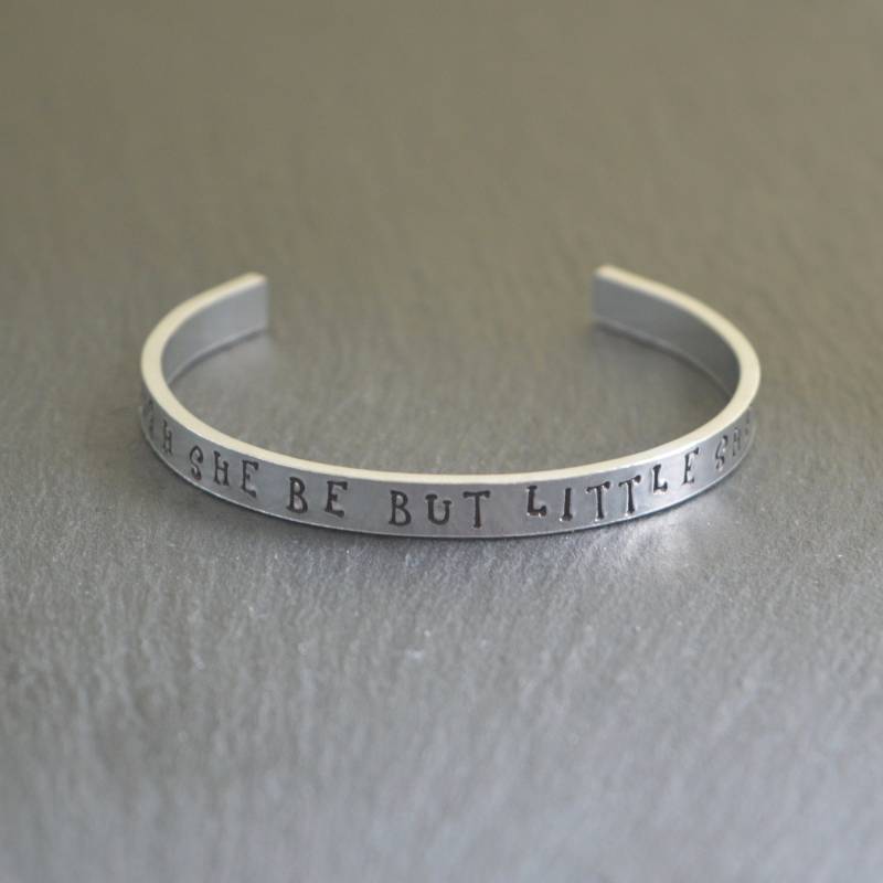 Shakespeare Zitat Hand Gestempelt Aluminium Armreif Inspirational Hypoallergen Einstellbar Personalisierbar Cwtchus Geschenk Shakespeare Zitat Hand Gestempelt Aluminium Armreif Inspirational Hypoallergen Einstellbar Personalisierbar Cwtchus Geschenk von CWtChUSstore