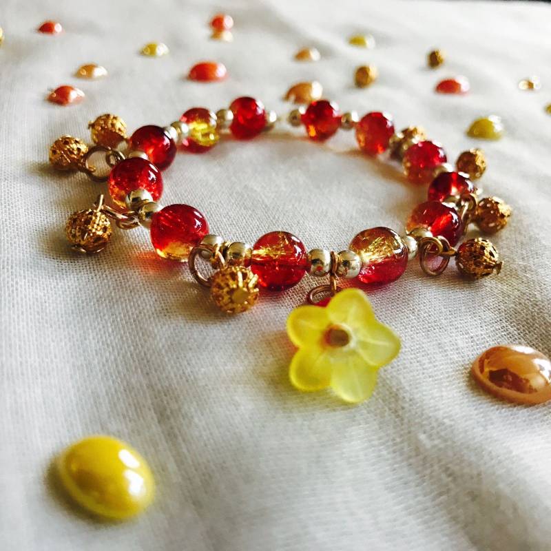 Blut Rot, Gelb Und Gold Bettelarmband von CYPossessions