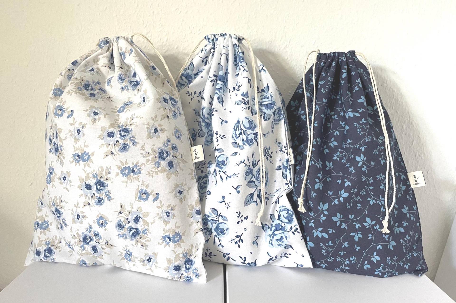 Allzweckbeutel 36x29cm Mit Baumwollkordel, Auch Als Wäschesäckchen Oder Geschenkebeutel Nachhaltig Verwendbar Allzweckbeutel 36x29cm Mit Baumwollkordel, Auch Als Wäschesäckchen Oder Geschenkebeutel Nachhaltig Verwendbar von CaPaHandmade
