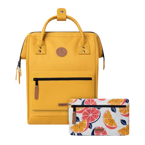 Cabaïa - Adventurer Rucksack Marrakech Medium 18L - Wasserabweisend - Laptopfach bis zu 13 Zoll - 2 Vordertaschen - vegan zertifiziert - Rucksack für Reisen und Arbeit, Damen & Herren - Gelb von Cabaïa