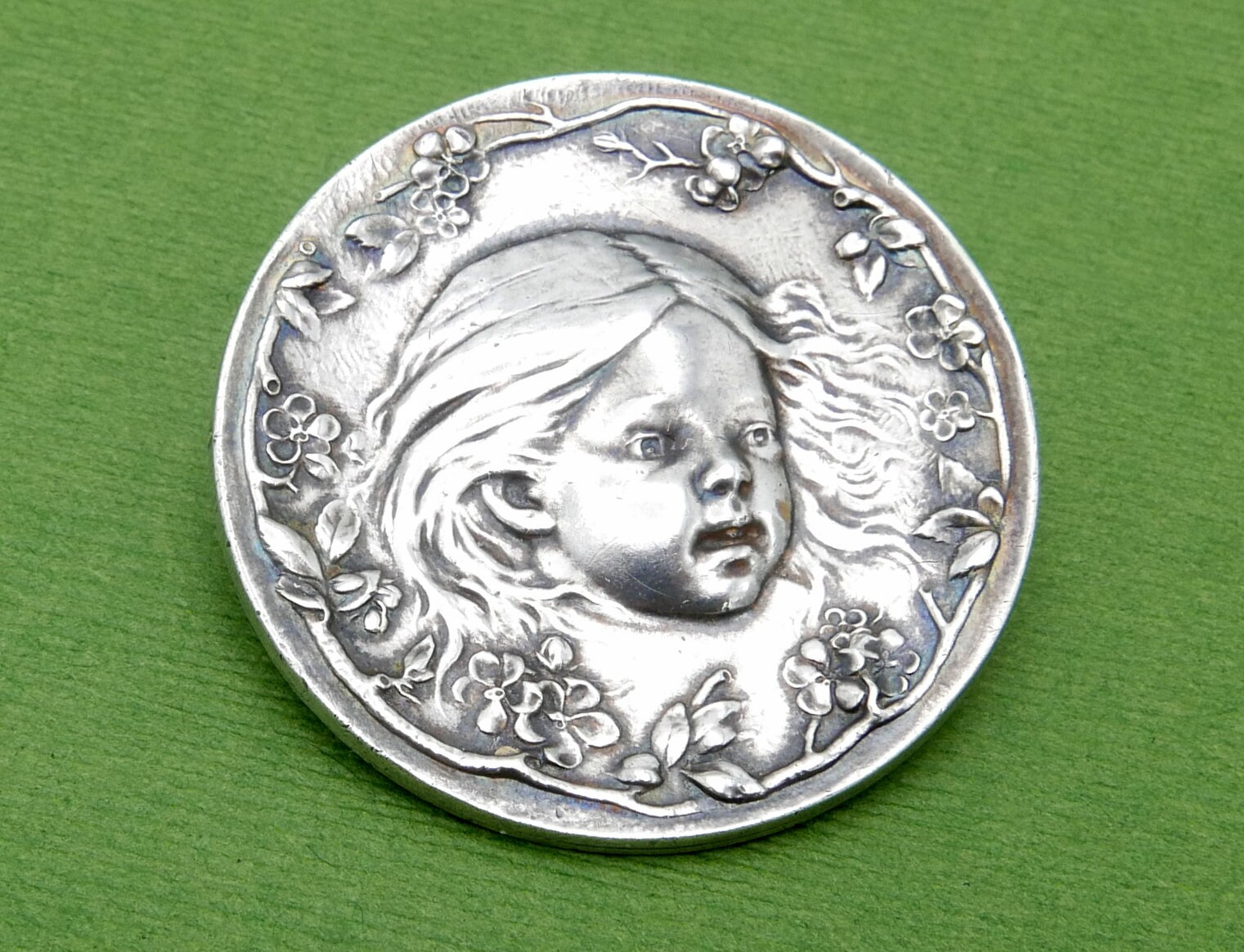 Antik Viktorianisch Portrait Mädchen Kind Sterling Silber Brosche Selten von CabaretAntiques