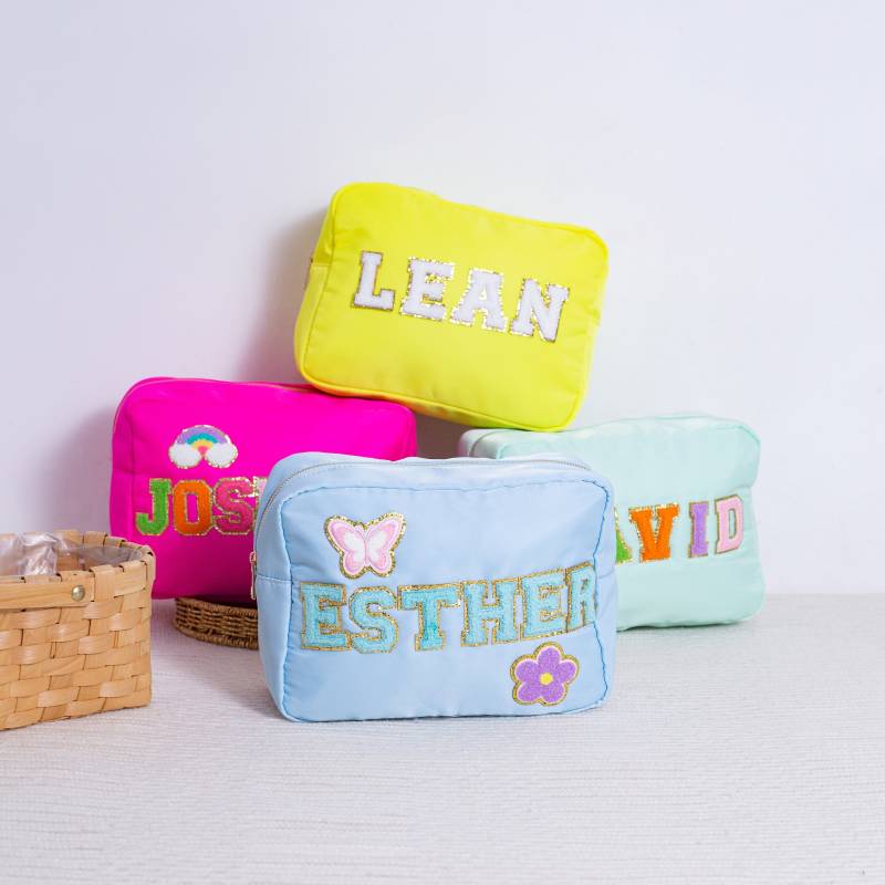 Personalisierte Xl Nylon Kulturtasche Mit Chenille Patch von CableCustomLife