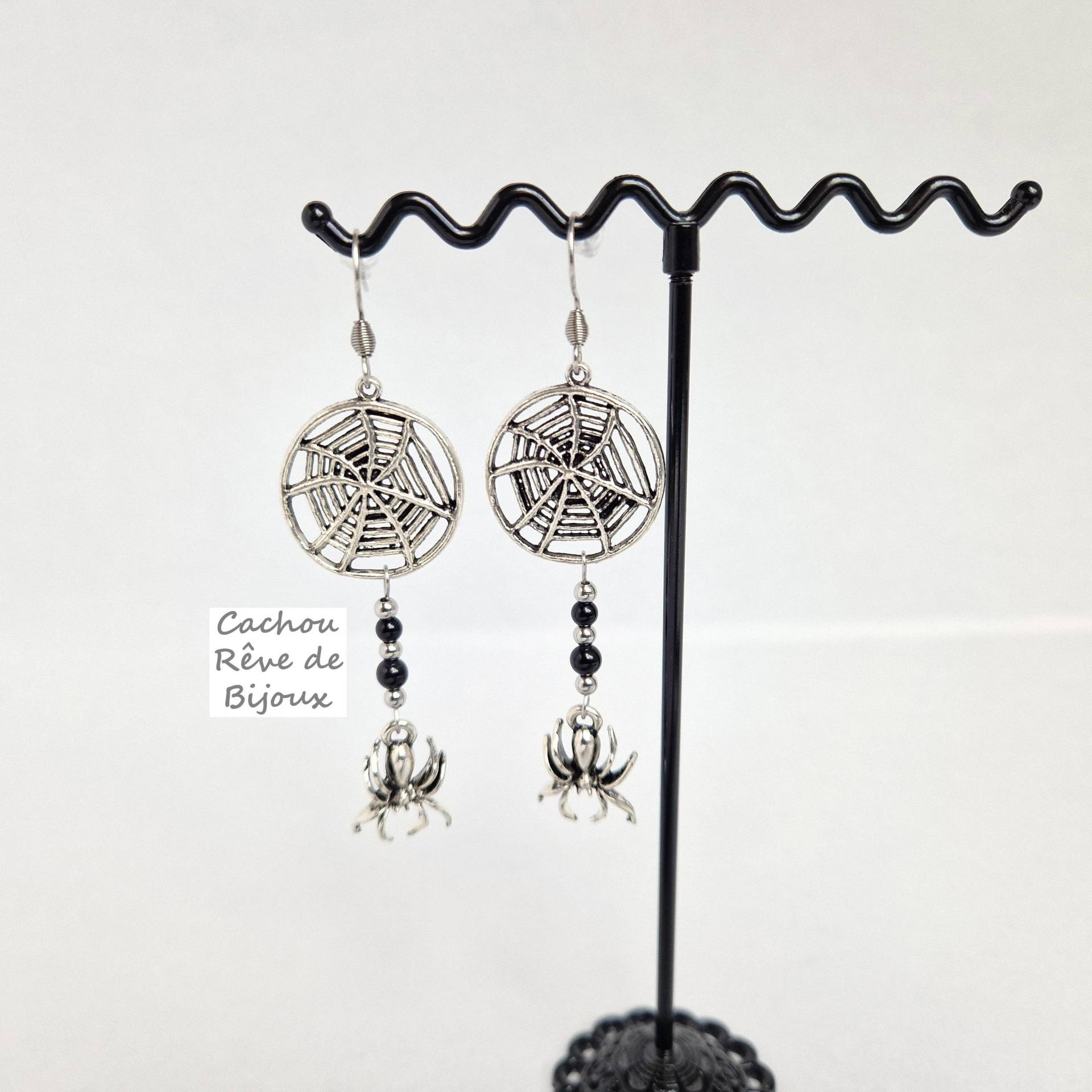 Spinnen Ohrringe Schwarze Onyx Spinnweben Perlen Natursteine Gothic Goth Hexe Wicca Halloween Spinnen Ohrringe Schwarze Onyx Spinnweben Perlen Natursteine Gothic Goth Hexe Wicca Halloween von CachouReveDeBijoux