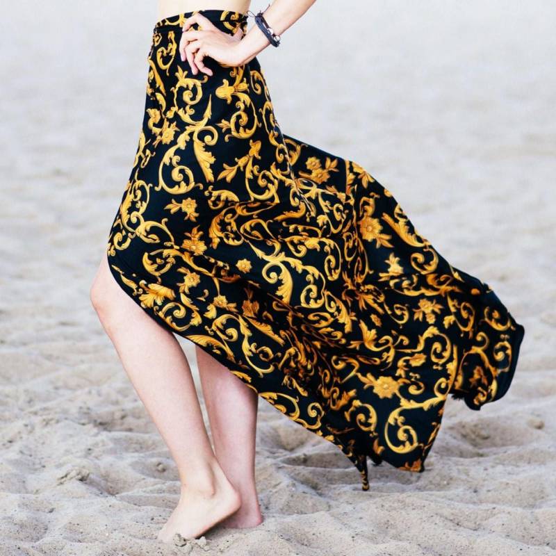 Luxus Gold & Schwarz Barock Schal - Elegante Wrap Pareo Sarong Mode von CacofoniaMilano