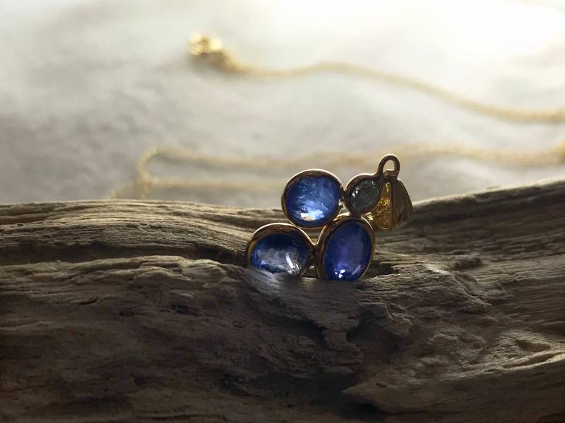 10K Gelbgold Natürliche Blaue Saphir | 1, 9 Ct Diamant Halskette, Geschätzt 1.814 Usd von CaeruleumJewelry