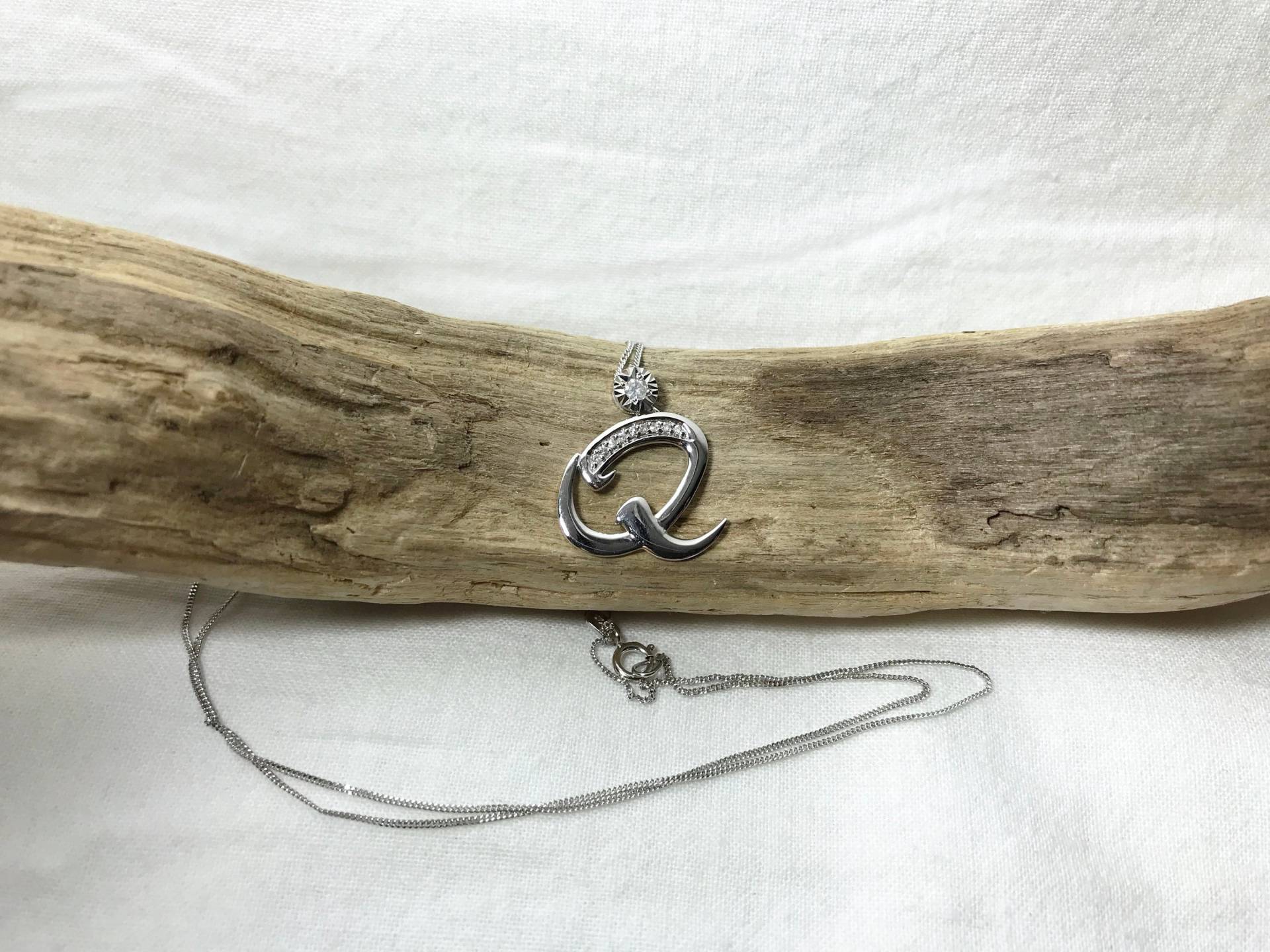 10K Weißgold Natürlicher Diamant | 0, 12 Ct Anhänger, Geschätzt 724 Cad von CaeruleumJewelry