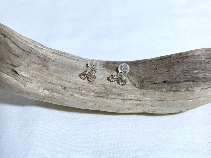 14K Gelbgold Natürliche Diamant | 0, 55 Ct 3-stein Ohrringe, Geschätzt 2.839 Cad von CaeruleumJewelry