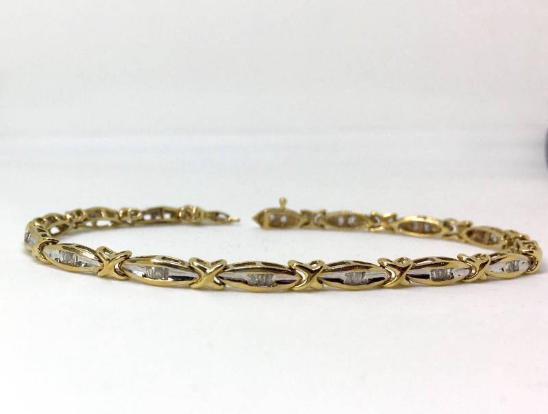 Armband Aus 10-Karätigem Gelbgold Mit Natürlichem Diamant, Schätzpreis 3.582 Usd von CaeruleumJewelry