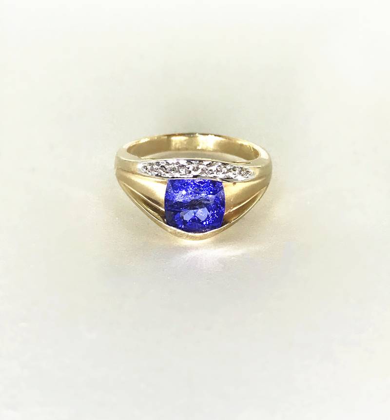 Natürlicher Tansanit-Ring | 2, 20 Ct Aus 14-Karätigem Gelbgold Mit Natürlichem Diamant, Schätzpreis 6.950 Cad von CaeruleumJewelry