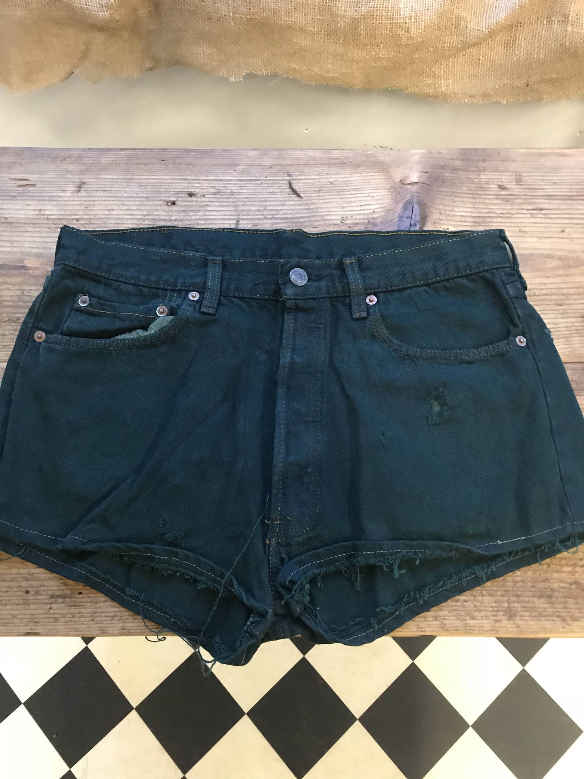 Vtg 32"W 501 Shorts Abgeschnitten - Grün Vtg Vtg 32"W 501 Shorts Abgeschnitten - Grün Vtg von CafeSocietyVintageGB