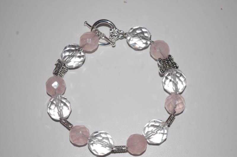 Elegante Rosenquarz Und Kristall Armband Mit Silber Schmetterling Perlen Blume Wechseln Elegante Rosenquarz Und Kristall Armband Mit Silber Schmetterling Perlen Blume Wechseln von Cafearts