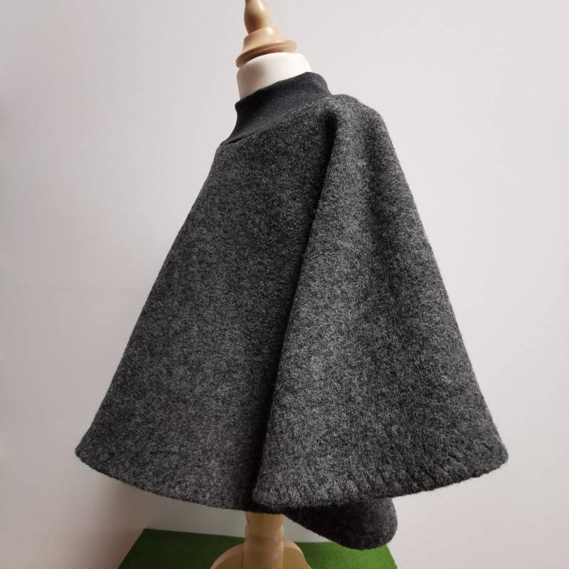 Autoponcho Aus Wolle, Wollwalk-Poncho Für Den Autositz + Kinderwagen. Grauer Wollponcho Kinder. Walkponcho Fürs Auto, Kindersitz von CahaStoffideen