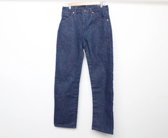 Vintage Wrangler Dark Wash Jeans Größe 28x30 Blue Denim 501 Style Sehr Guter Zustand Vintage Wrangler Dark Wash Jeans Größe 28x30 Blue Denim 501 Style Sehr Guter Zustand von CairoVintage