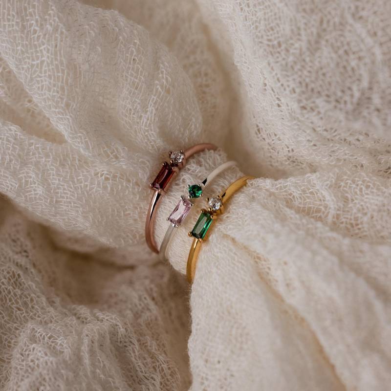 Baguette & Rund Geschnittener Geburtsstein Ring Von Caitlynminimalist Personalisierter Toi Et Moi Versprechensring Individueller Schmuck von CaitlynMinimalist