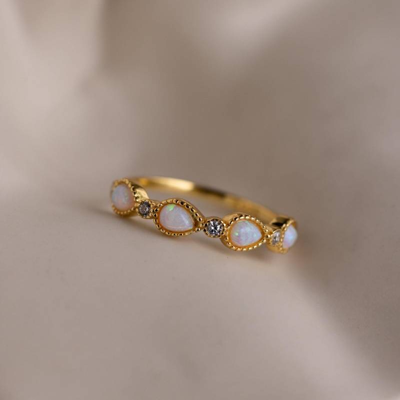 Bezeled Opal Diamant Ring Von Caitlyn Minimalist Vintage Edelstein Stapelring Verlobungsring Brautschmuck Weihnachtsgeschenk Rr172 von CaitlynMinimalist