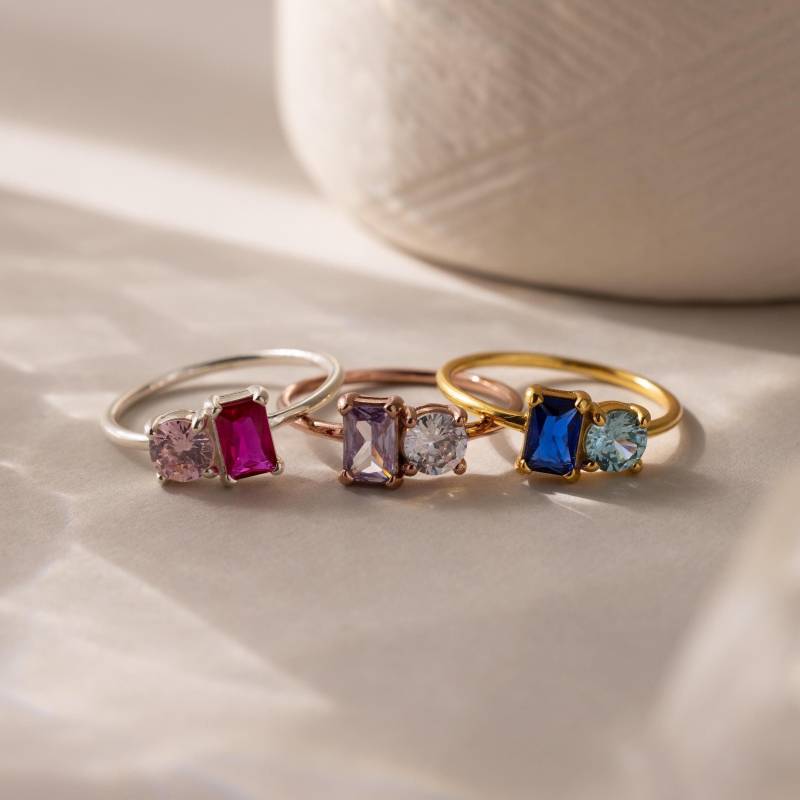 Caitlyn Geburtsstein Smaragd Und Rundschliff Ring Von Minimalist Zweistein-Verlobungsring Toi Et Moi Personalisiertes Geschenk Für Mutter Rm159 von CaitlynMinimalist