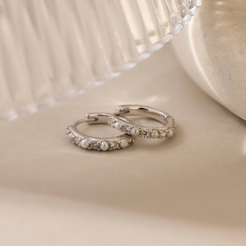 Diamant Perle Huggie Ohrringe Von Caitlyn Minimalist Pave Kristall Creolen Zierliche Silber Brautschmuck Mutter Geschenk Er673 von CaitlynMinimalist