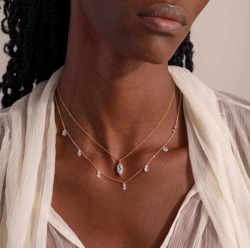 Diamant Teardrop Station Halskette Von Caitlyn Minimalist Kristall Tropfen Charm Hochzeitsschmuck Einzigartiges Weihnachtsgeschenk Nr300 von CaitlynMinimalist