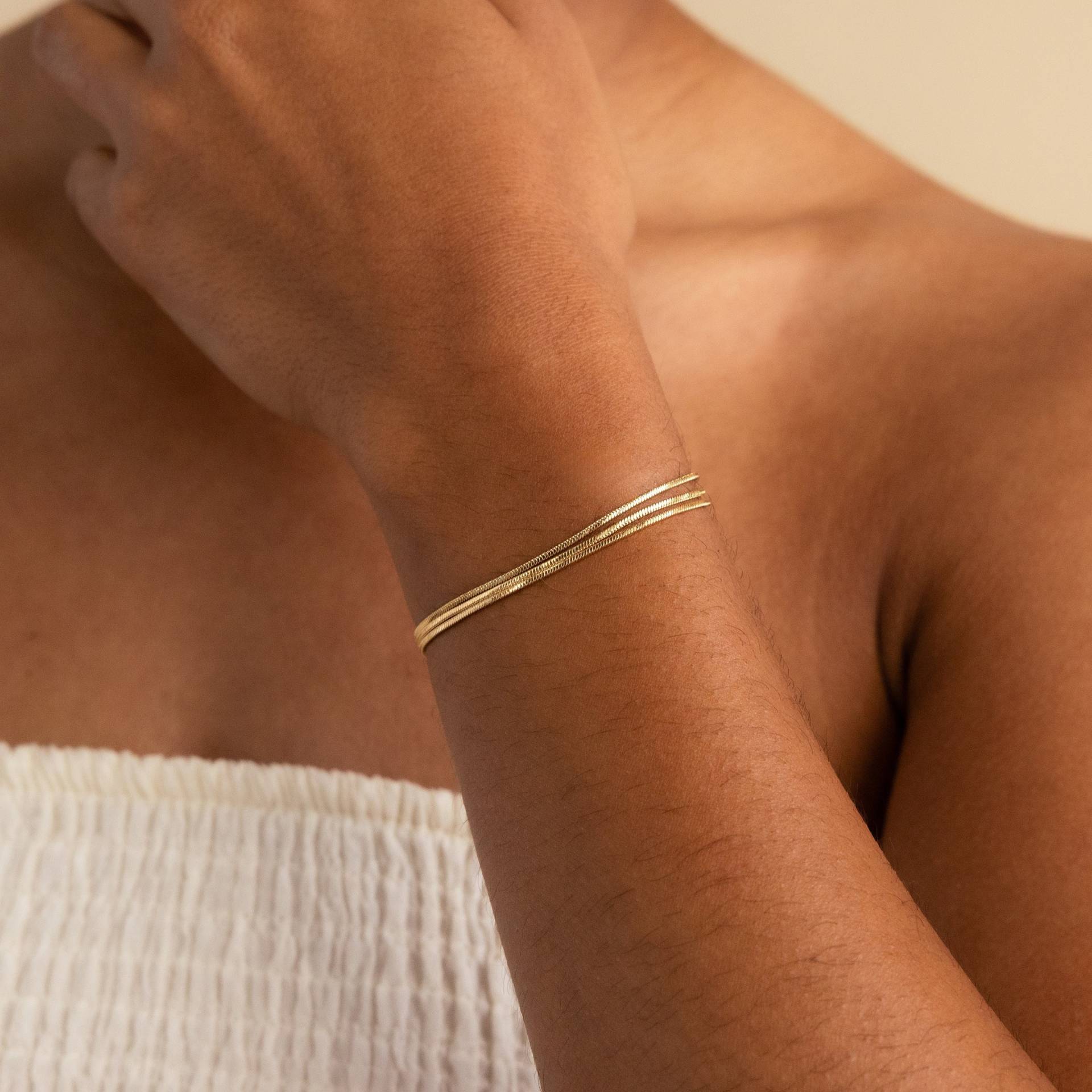 Dreifach Herringbone Armband Von Caitlyn Minimalist Feines Goldarmband Für Den Alltag Weihnachtsschmuck Geschenk Sie Br068 von CaitlynMinimalist