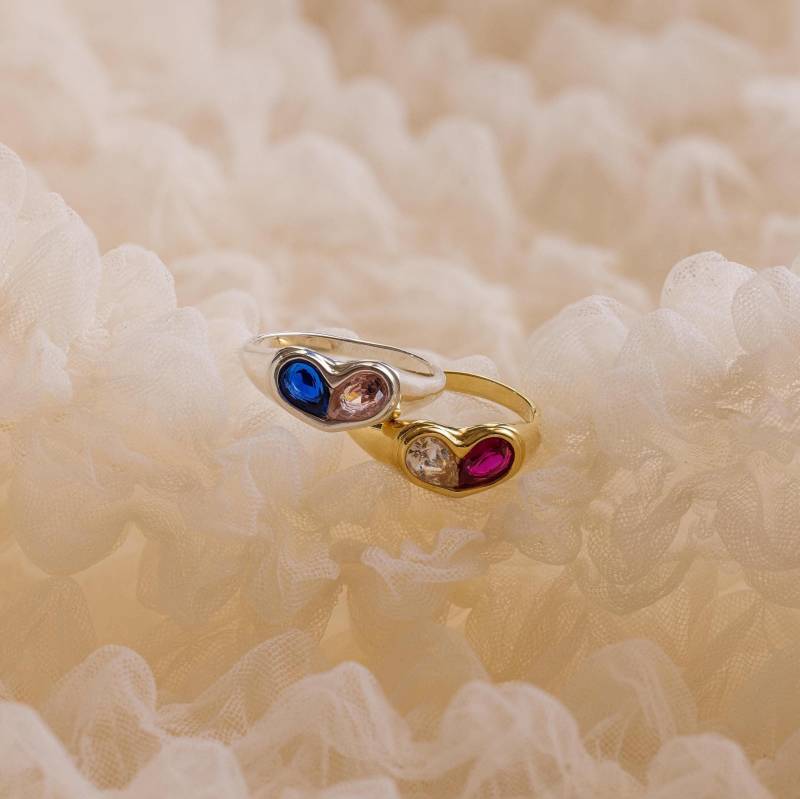 Geburtsstein Herz Siegelring Von Caitlyn Minimalist Edelstein Ring Im Duo Pear Schliff Toi Et Moi Personalisiertes Geschenk Für Sie Rm134 von CaitlynMinimalist