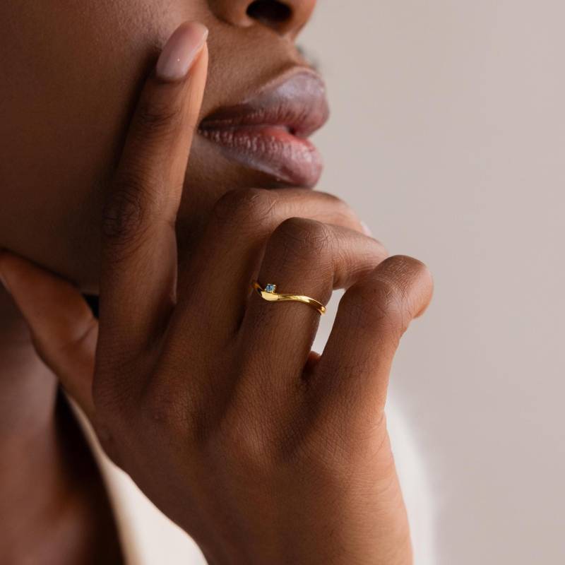 Geschwungener Geburtsstein Von Caitlyn Minimalist Chunky Gold Chevron Ring Mit Benutzerdefinierte Edelstein Personalisierter Schmuck Schwester von CaitlynMinimalist