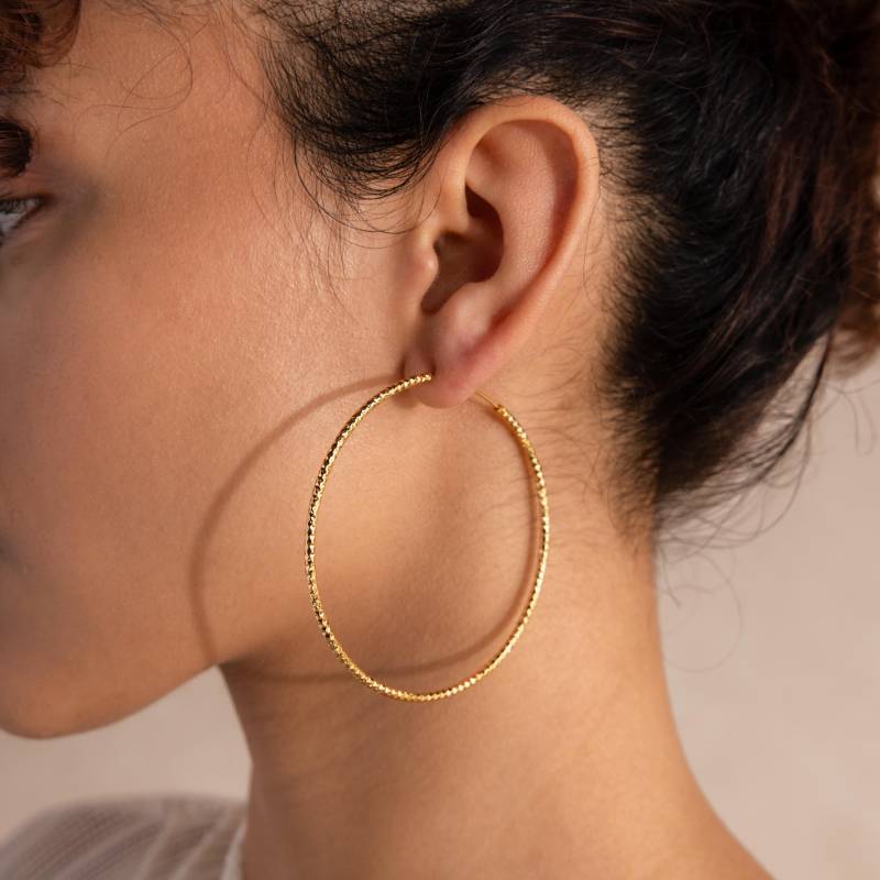 Große Strukturierte Creolen Von Caitlyn Minimalist Dünne Gold Gehämmerte Leichter Statement Schmuck Trendy Geschenk Für Sie Er691 von CaitlynMinimalist
