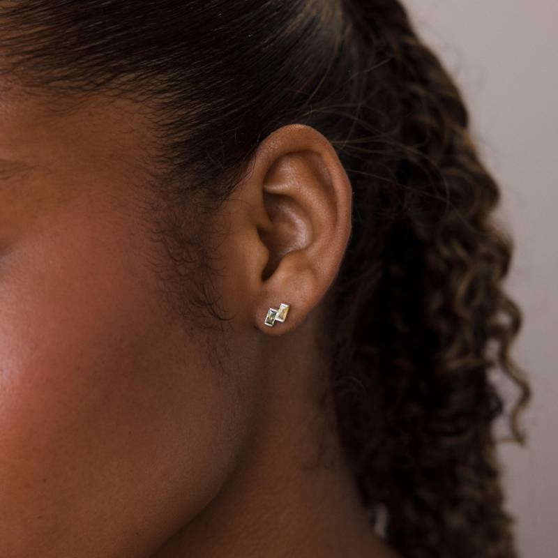 Individuelle Baguette Geburtsstein Ohrstecker Von Caitlyn Minimalist Edelstein Zierlicher Silber Schmuck Personalisiertes Tochter Geschenk cm101 von CaitlynMinimalist