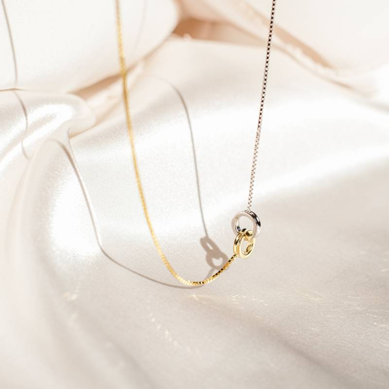 Ineinander Greifende Kreise Halskette Von Caitlyn Minimalist Unendlichkeit Zierliche Gemischte Metall Familien Mutter Tochter Geschenk Nr036 von CaitlynMinimalist