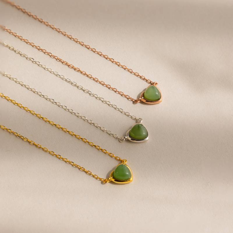 Jade Herz Anhänger Halskette Von Caitlyn Minimalist Zierliche Grünes Edelstein Boho Kristall Schmuck Weihnachtsgeschenke Nm170 von CaitlynMinimalist