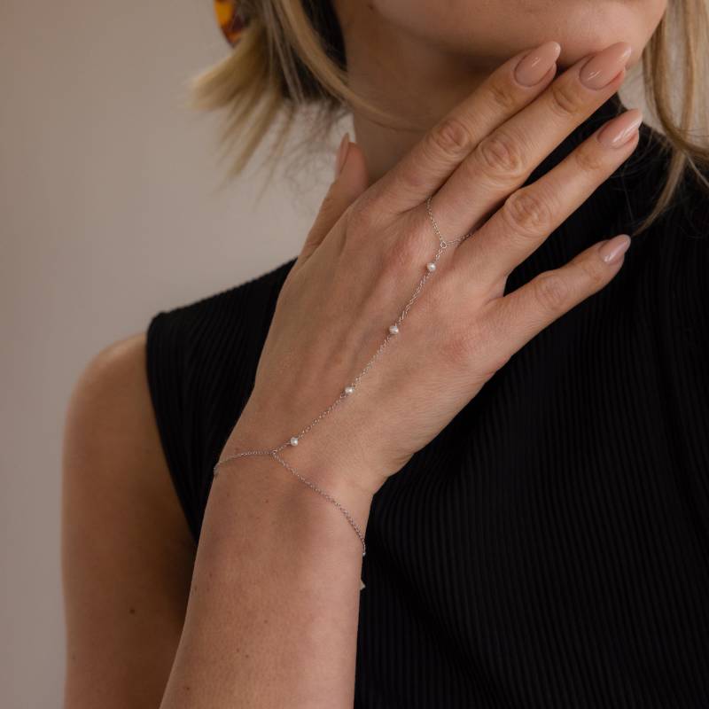 Perlen Hand Ketten Armband Von Caitlyn Minimalist Zierliche Mit Kettenring Sommer Schmuck Brautjungfer Geschenk Br087 von CaitlynMinimalist