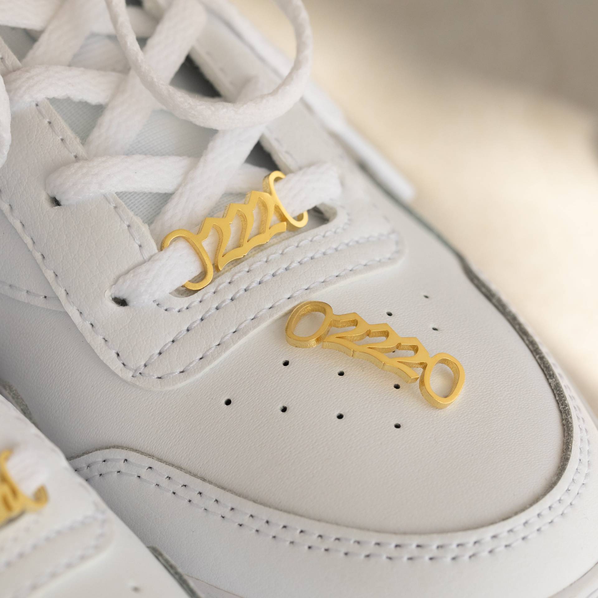 Personalisierter Schuhanhänger Von Caitlyn Handgefertigter, Personalisierter Namensanhänger, Perfekt Für Schuhaccessoires Beste Freundin Geschenk von CaitlynMinimalist