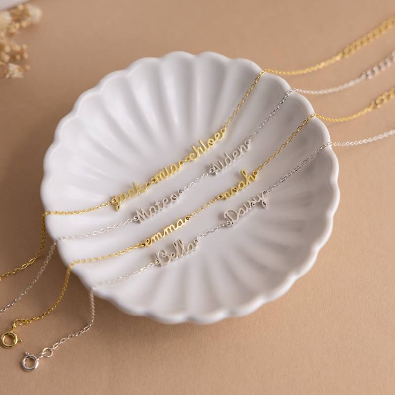 Personalisiertes Kleines Armband Von Caitlyn Minimalist Zierliches Mit Mehreren Namen Personalisierter Silberschmuck Neue Mutter Geschenk Bm61F51 von CaitlynMinimalist