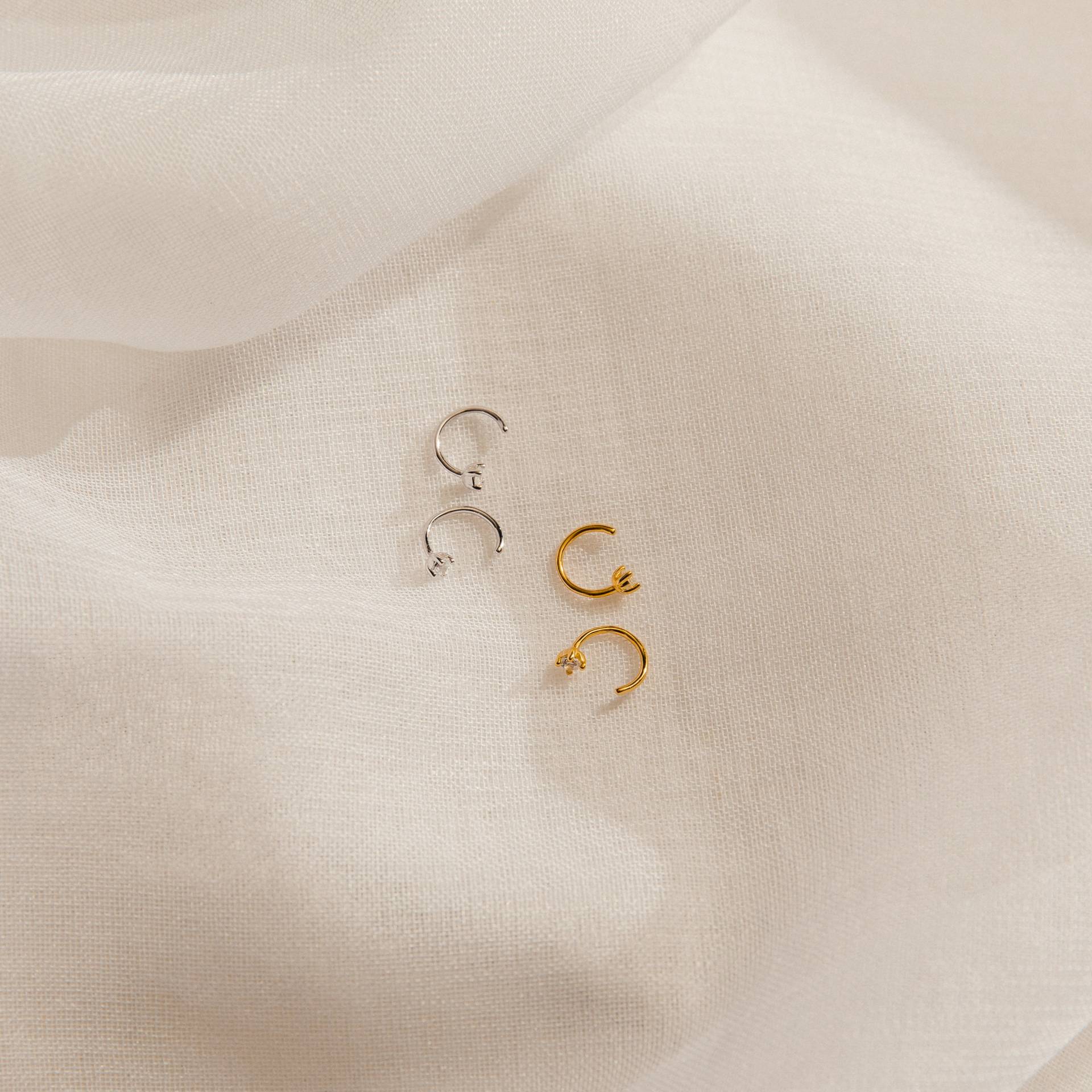 Zierliche 2.5 Mm Diamant Einfädler Von Caitlyn Minimalist Kleine Huggie Creolen Hochzeitsschmuck Geburtstagsgeschenk Er096 von CaitlynMinimalist