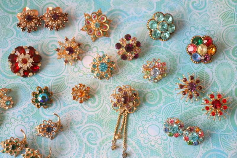 1 Vintage Strass Streunadel Oder Pin Set 1 Vintage Strass Streunadel Oder Pin Set von CaityAshBadashery
