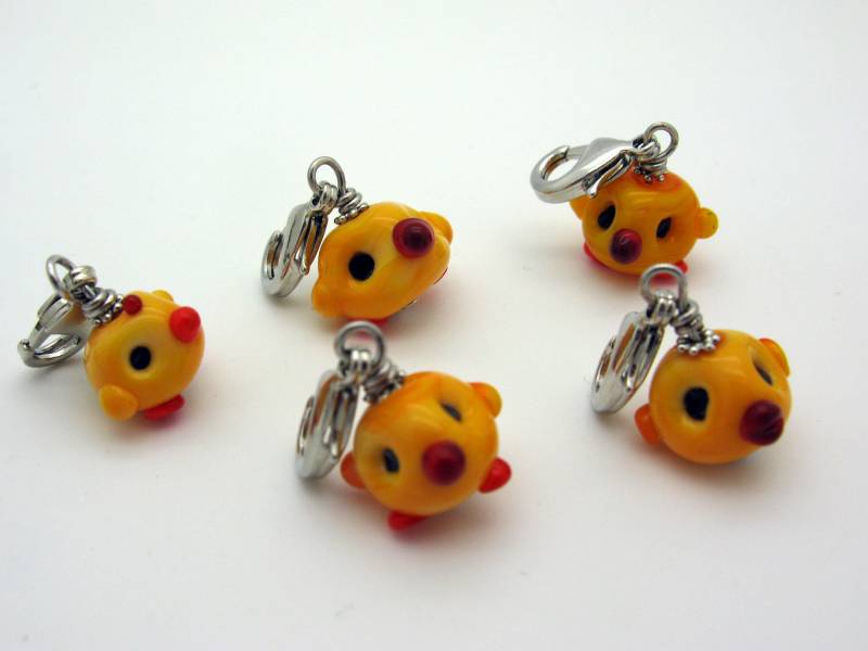 Ein Handgefertigtes Glas Küken, Küken Charm, Hühner Baby Anhänger Ein Handgefertigtes Glas Küken, Küken Charm, Hühner Baby Anhänger von CajasBoutique