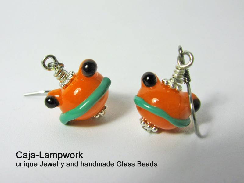 Frosch Ohrringe, Handgemachte Glasfrösche, Verspielt, Fröhlich, Orange, Lampwork Fröschchen, Breitmaulfrosch... Quak Frosch Ohrringe, Handgemachte Glasfrösche, Verspielt, Fröhlich, Orange, Lampwork Fröschchen, Breitmaulfrosch... Quak von CajasBoutique