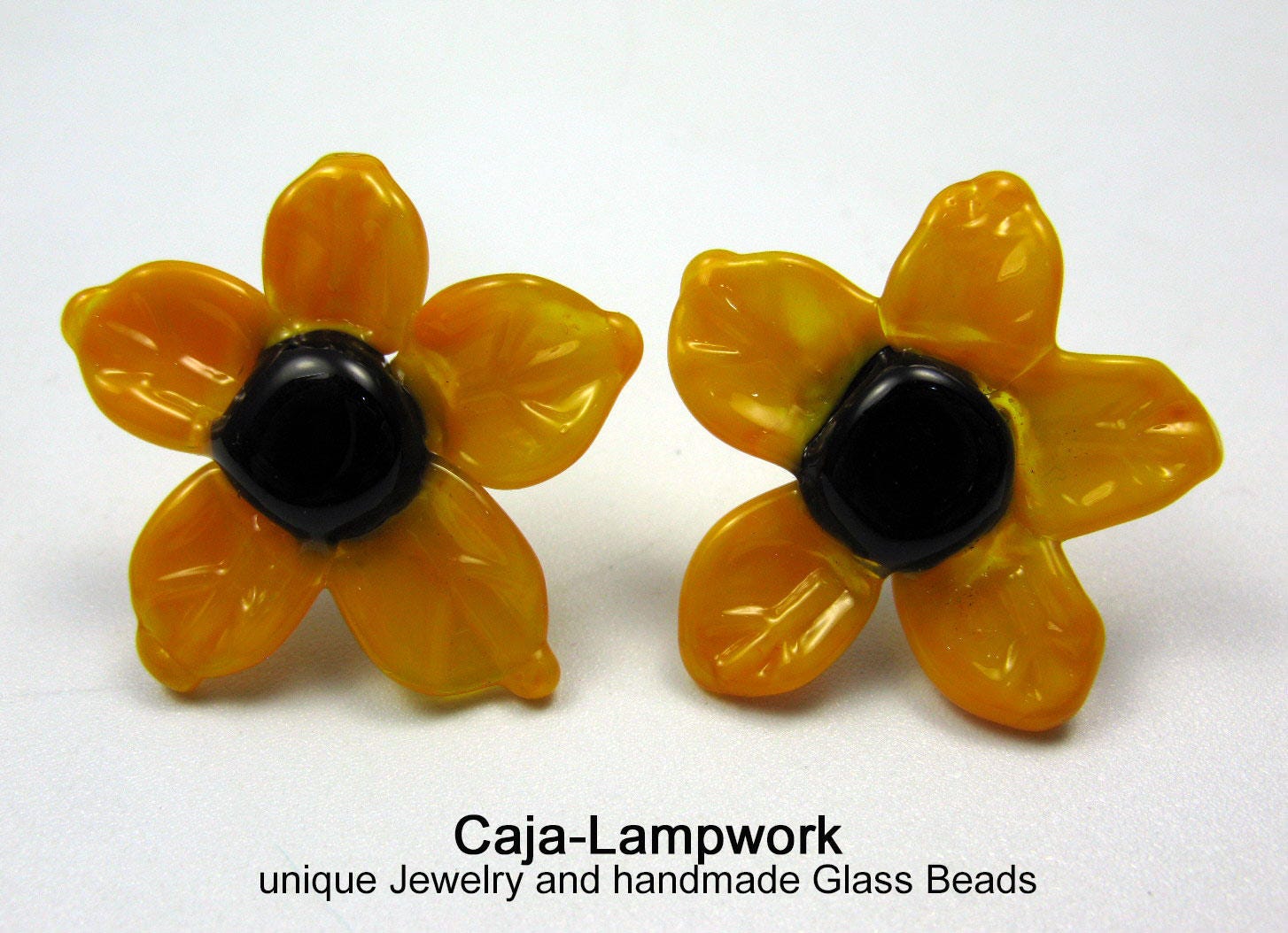 Große, Gelb-Braune Glasblumen Ohrstecker, Lampwork, Glasblüten Für's Ohr, Sonnenblumen, Blumenohrringe von CajasBoutique