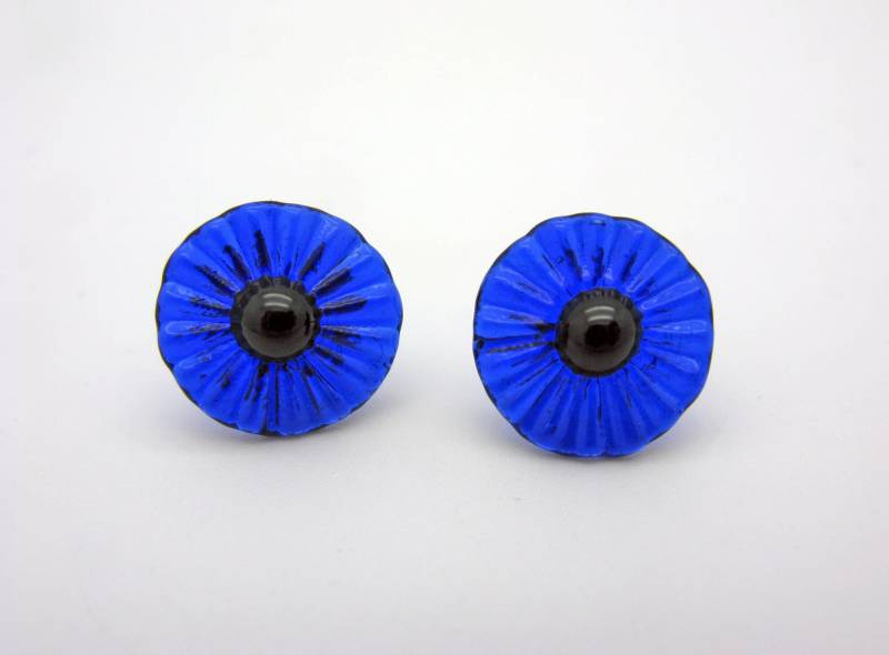 Kleine Transparente Kobaltblaue Blümchen Ohrstecker, Kleine Glasblüten, Blumen-Ohrschmuck, Handgemachte Glasblüten von CajasBoutique