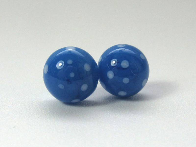 Lampwork Ohrstecker Mit Polka Dots, Grün Weissen Punkten, Chirurgenstahl Stecker, Fröhliche Pünktchen Ohrstecker, Glas Lampwork Ohrstecker Mit Polka Dots, Grün Weissen Punkten, Chirurgenstahl Stecker, Fröhliche Pünktchen Ohrstecker, Glas von CajasBoutique