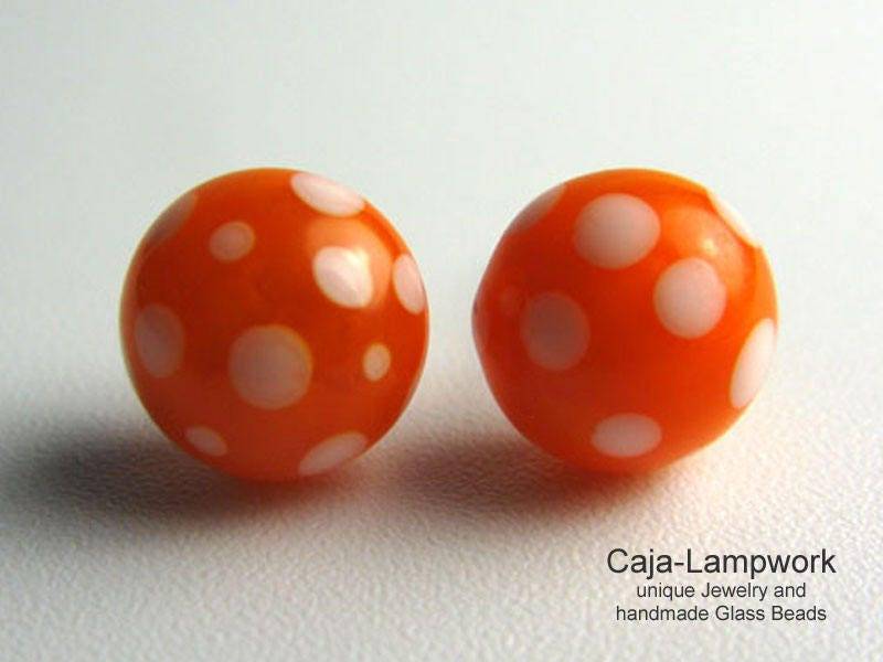 Lampwork Ohrstecker Mit Polka Dots, Orange Weissen Punkten, Chirurgenstahl Stecker, Fröhliche Pünktchen Ohrstecker, Glas Lampwork Ohrstecker Mit Polka Dots, Orange Weissen Punkten, Chirurgenstahl Stecker, Fröhliche Pünktchen Ohrstecker, Glas von CajasBoutique