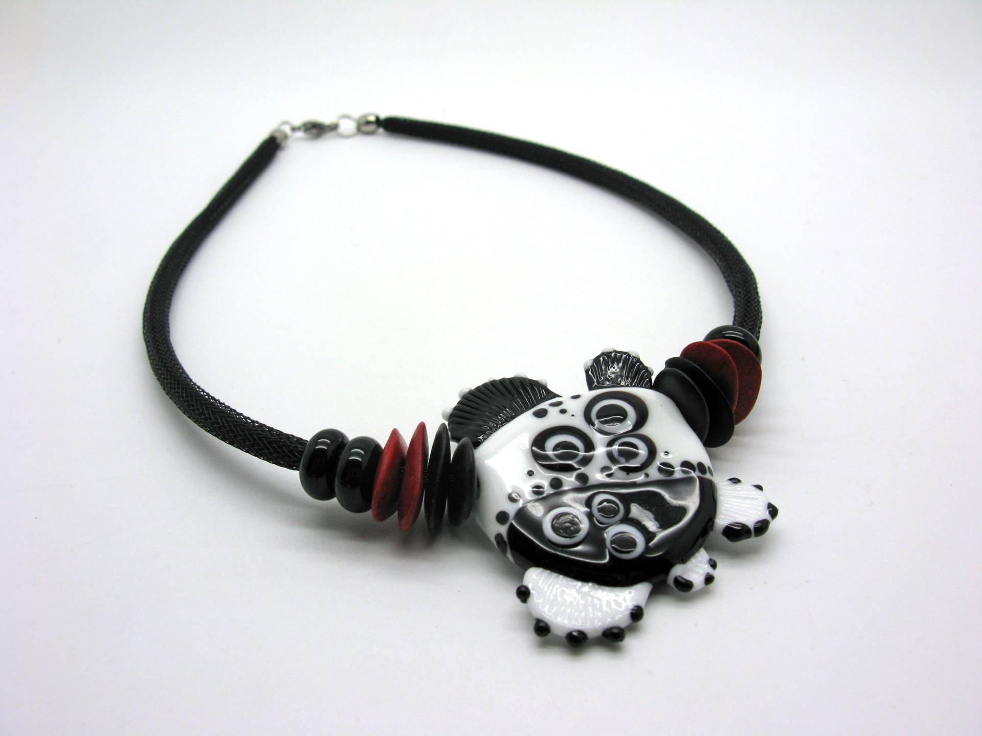 Schwarz Weisse Lampwork Kette, Solitär Perle, Handgefertigte Glasperle, Sra, Große Statement Kette von CajasBoutique