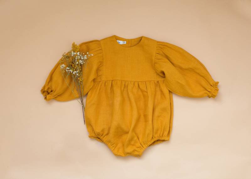 Leinen Baby Strampler Langarm Bubble Playsuit von CakeLinen