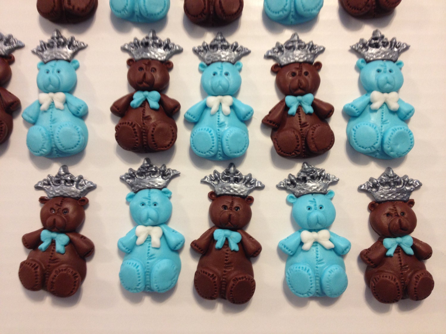 Qty 12 Sehr Süße Teddybären Mit Krone Für Ihre Cupcakes Oder Kuchen. Kann Farbe Ändern. Baby Shower, Geburtstage, Taufe, Cake Topper Qty 12 Sehr Süße Teddybären Mit Krone Für Ihre Cupcakes Oder Kuchen. Kann Farbe Ändern. Baby Shower, Geburtstage, Taufe, Cake Topper von CakeToppersPlus