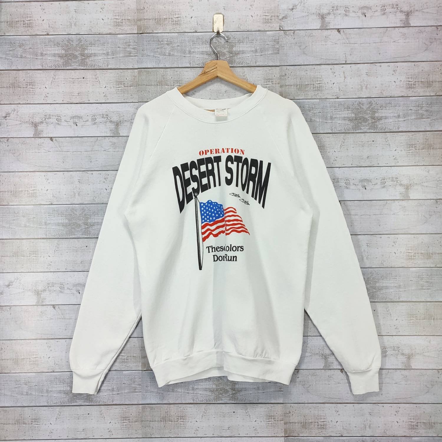 90S Operation Desert Storm Sweatshirt | Pullover Vintage 90Er Jahre Crewneck Für Herren Damen Raglan Weiß Gr. M von Cakoivintage