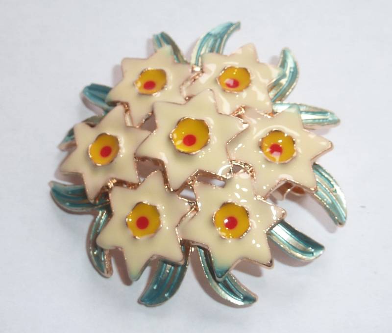 Emaille Narzisse Blume Spray Oder Posy Brosche Pin Schönes Geschenk von Calderdalejewllery