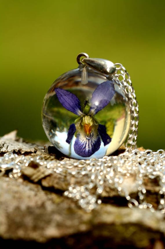 Weihnachtsgeschenke, Harz Anhänger, Blumen Halskette, Resin Schmuck, Silber Echte Blume Kugeln 2, 5 cm Oder 3 cm. Kette 80 von Caldesia