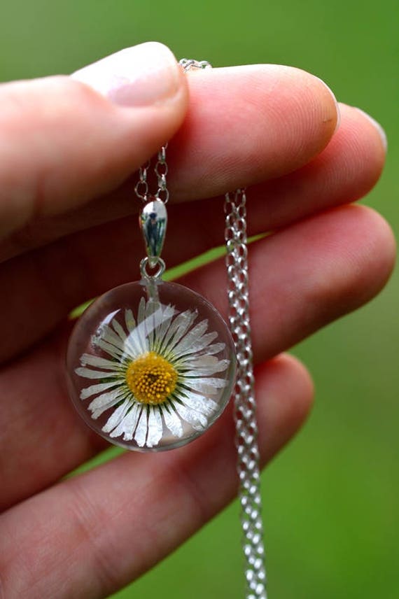 Weiß Daisy Blume Anhänger, Gänseblümchen Harz Echte Weiß Silber Weiße Halskette, Blumen Schmuck Weiß Daisy Blume Anhänger, Gänseblümchen Harz Echte Weiß Silber Weiße Halskette, Blumen Schmuck von Caldesia