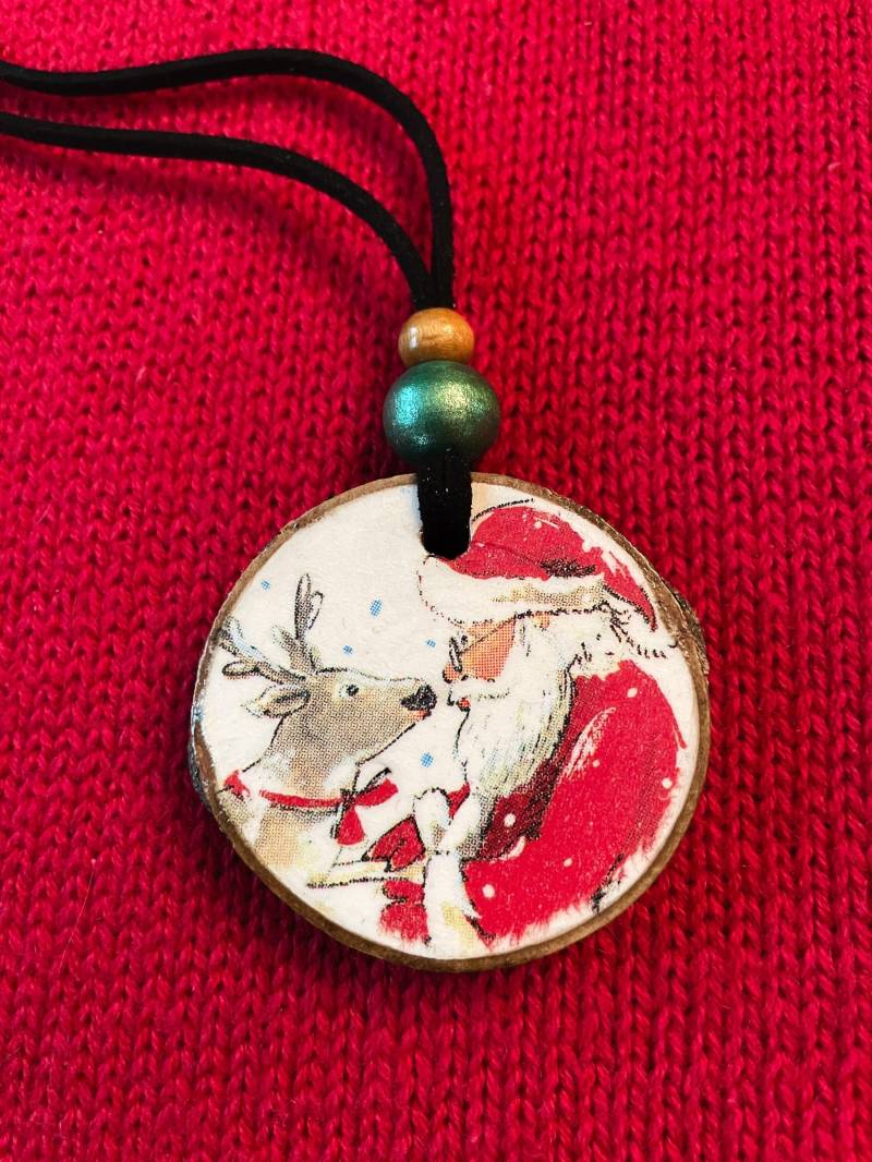 Holzscheibchen Halskette von CaldwellsKeepsakes